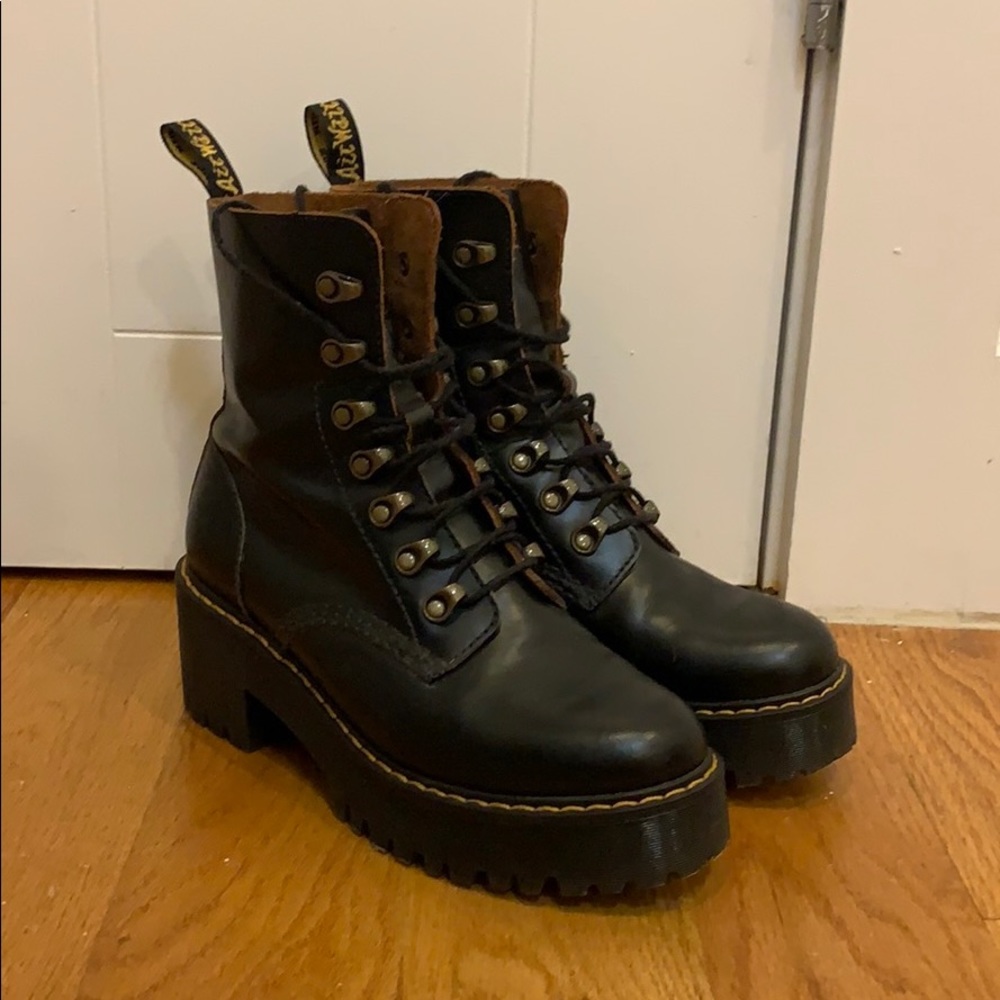 Doc Marten Leona